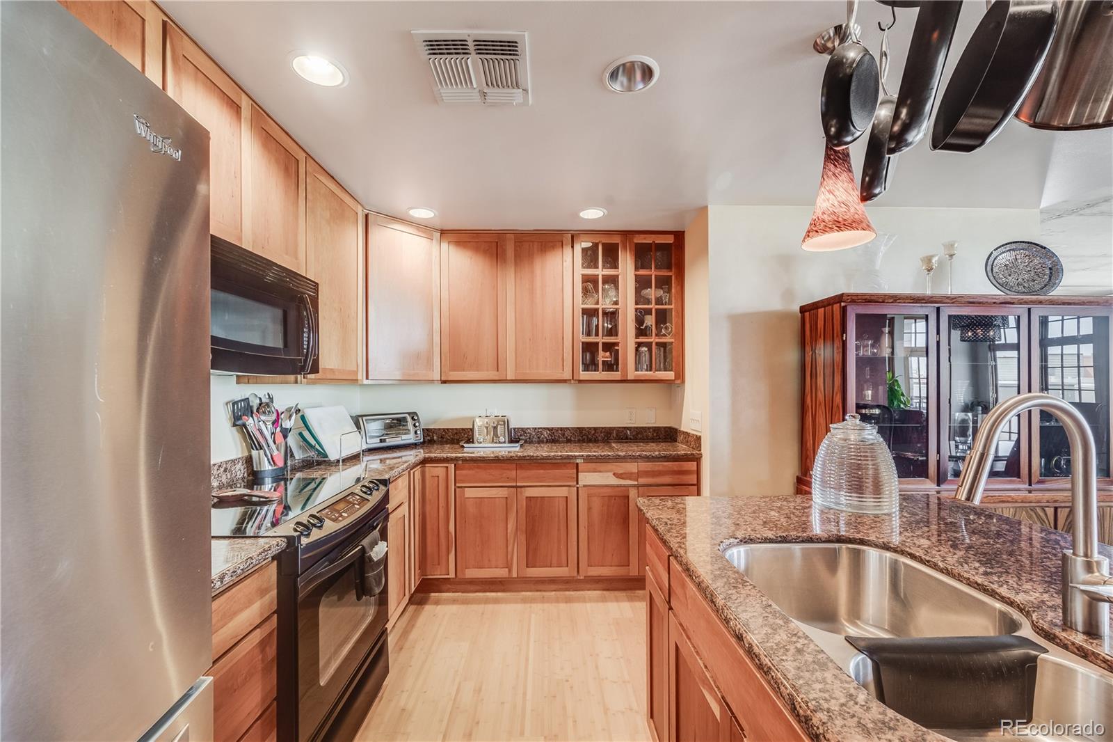 MLS Image #6 for 275 s harrison street,denver, Colorado