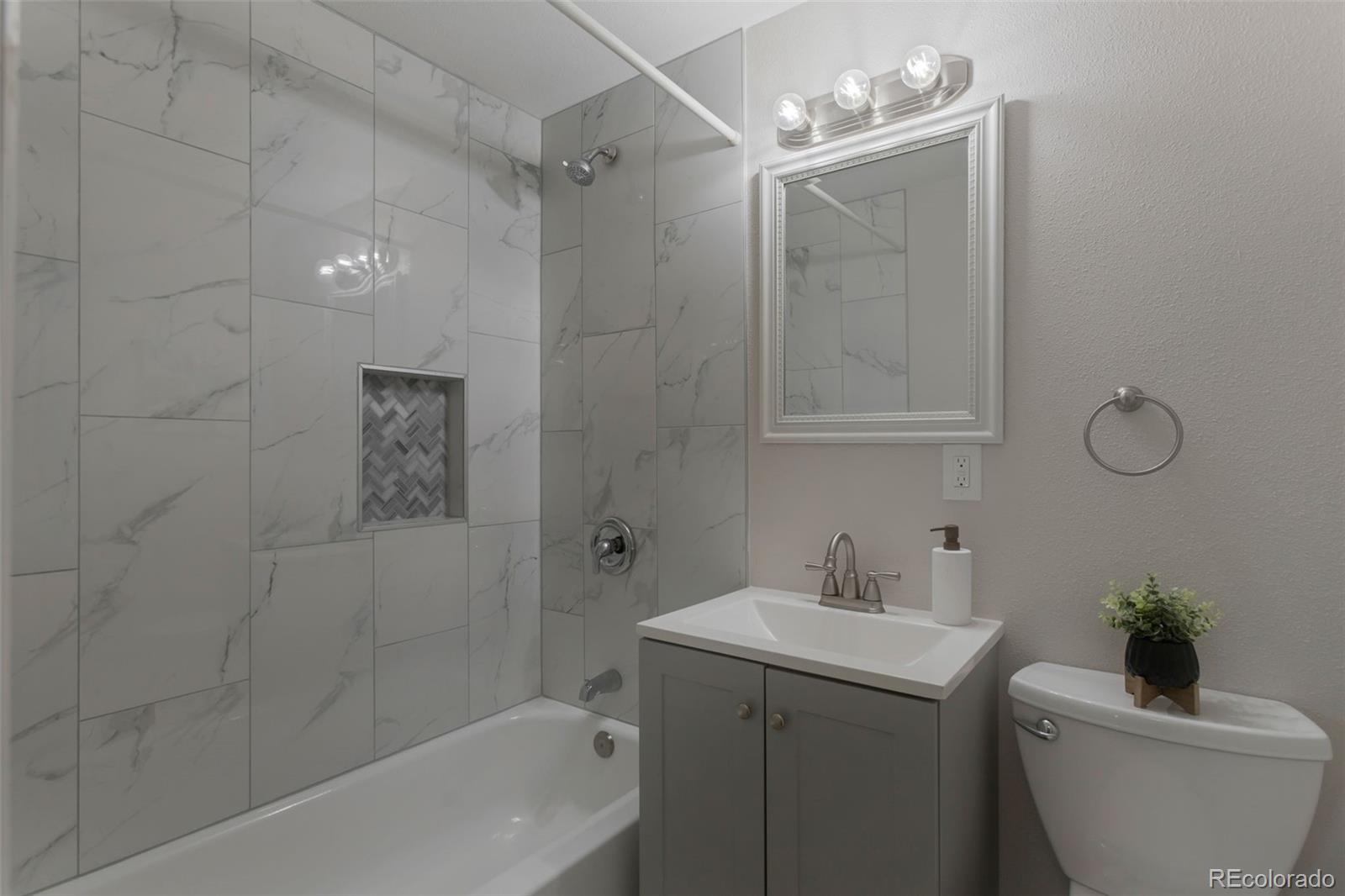 MLS Image #16 for 2904 w chenango avenue,englewood, Colorado