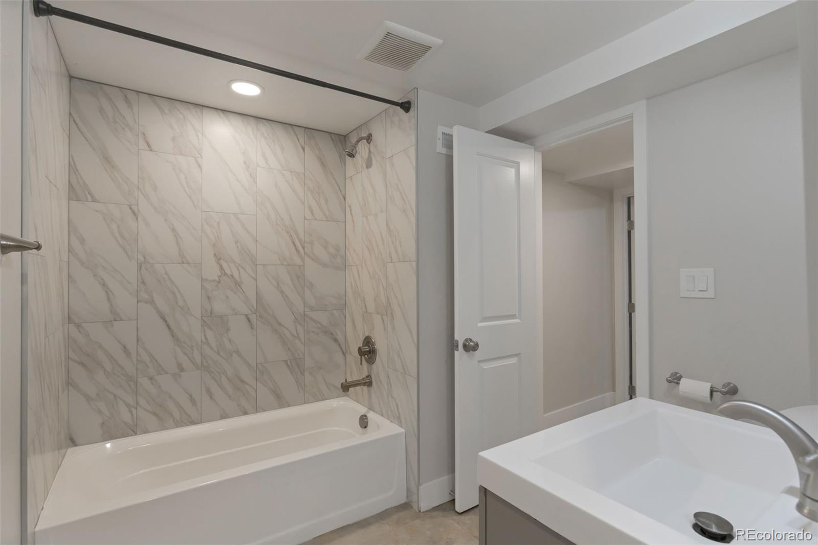 MLS Image #21 for 2904 w chenango avenue,englewood, Colorado