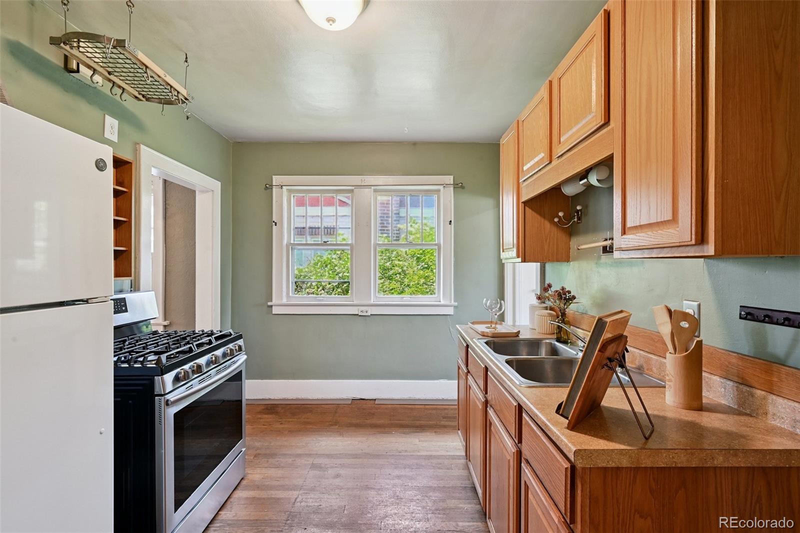 MLS Image #11 for 1577  newton street,denver, Colorado
