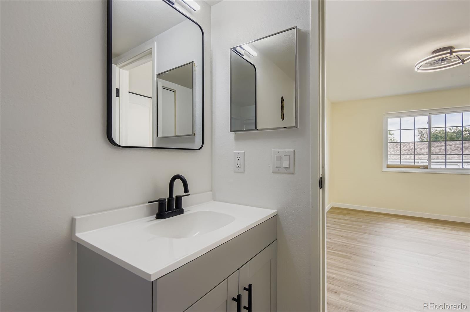 MLS Image #13 for 13302 e jewell avenue,aurora, Colorado