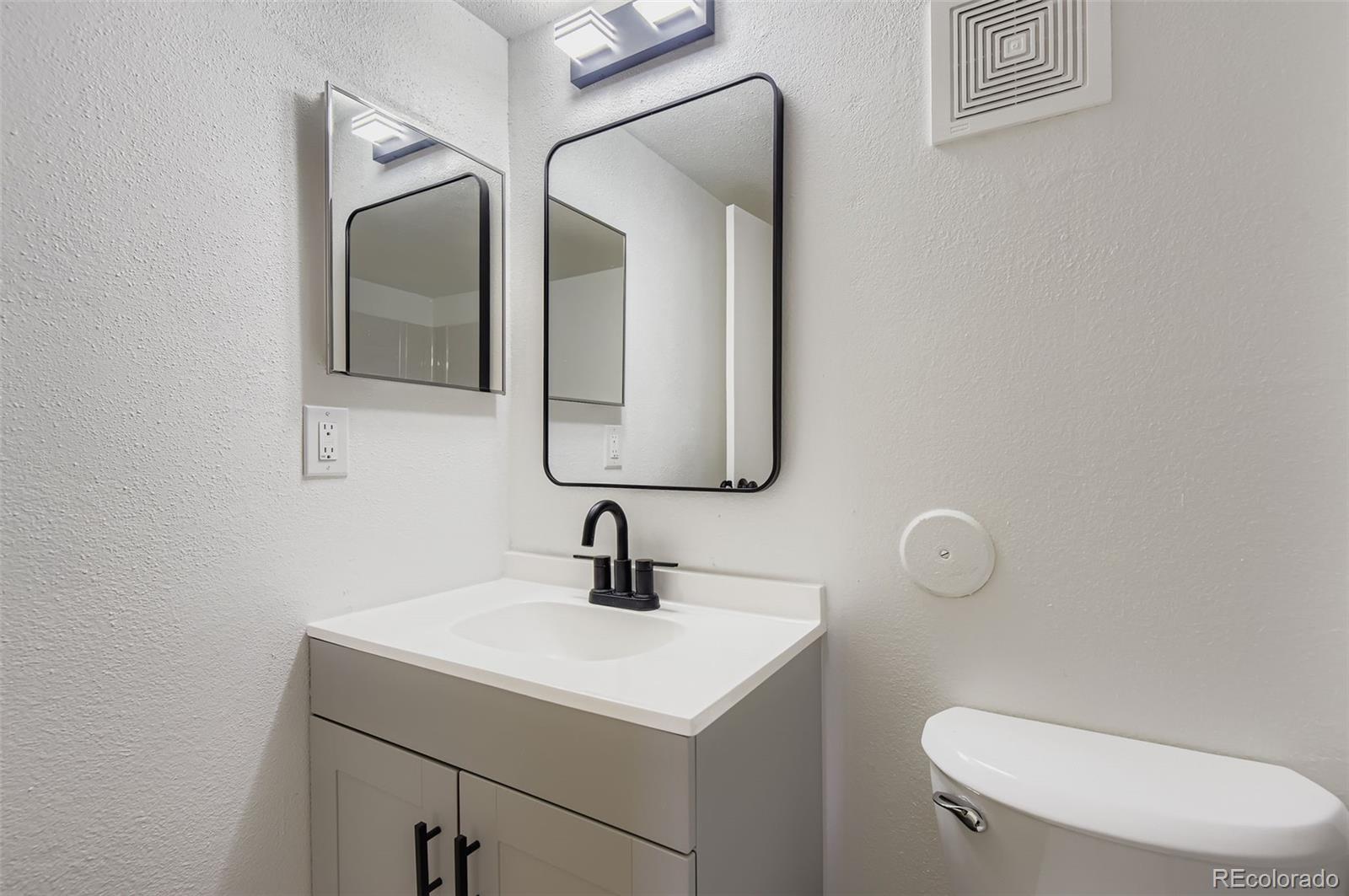 MLS Image #18 for 13302 e jewell avenue,aurora, Colorado