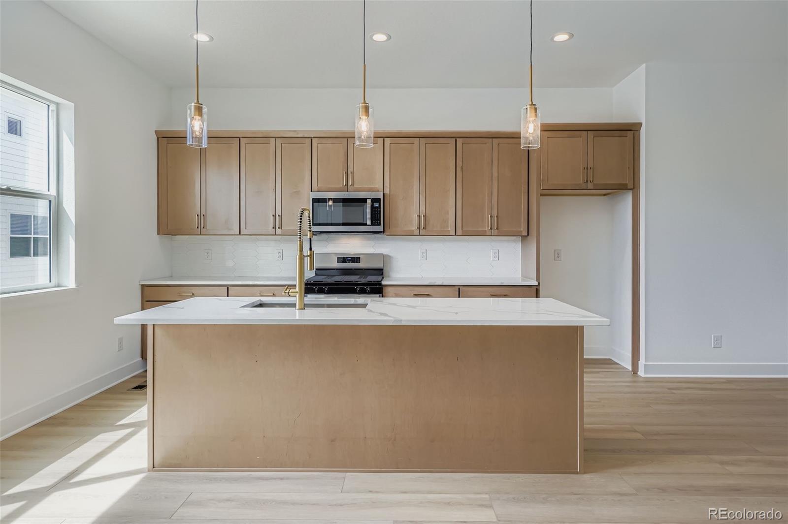 MLS Image #5 for 6277 n kirk street,aurora, Colorado