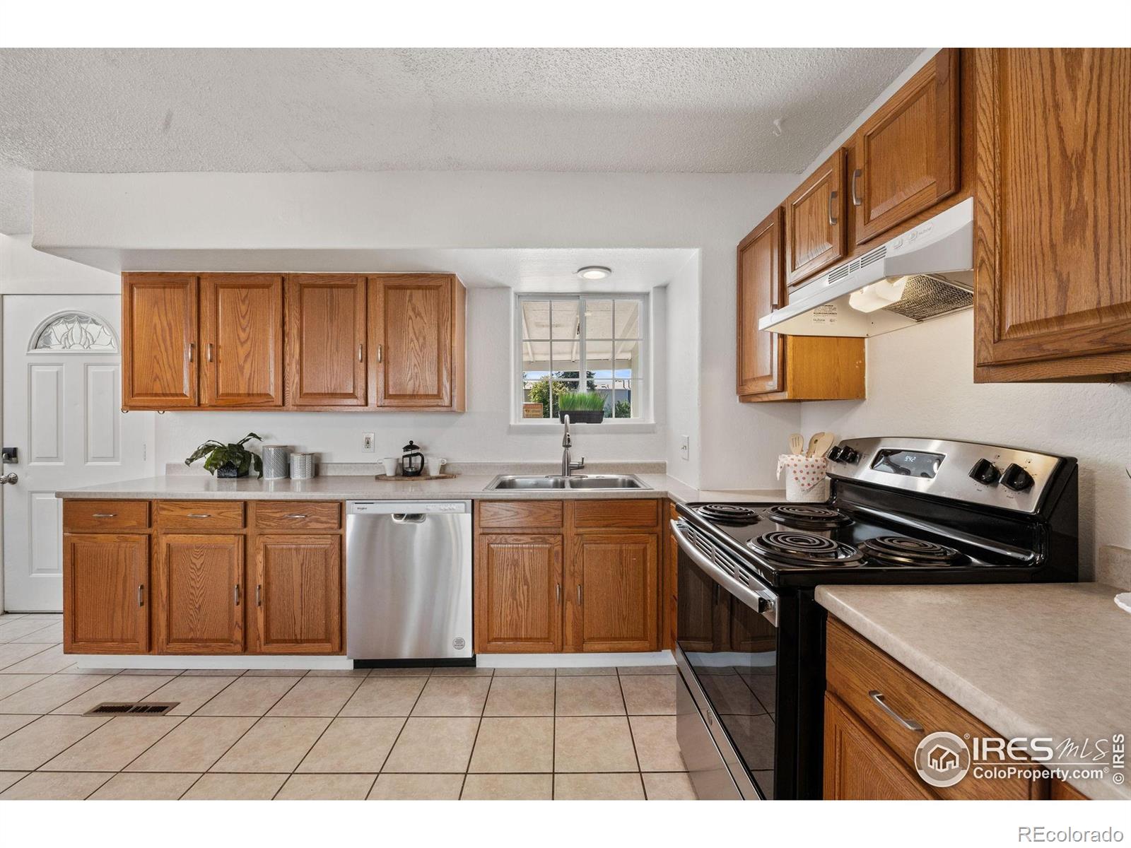 MLS Image #5 for 708  arrow court,lafayette, Colorado
