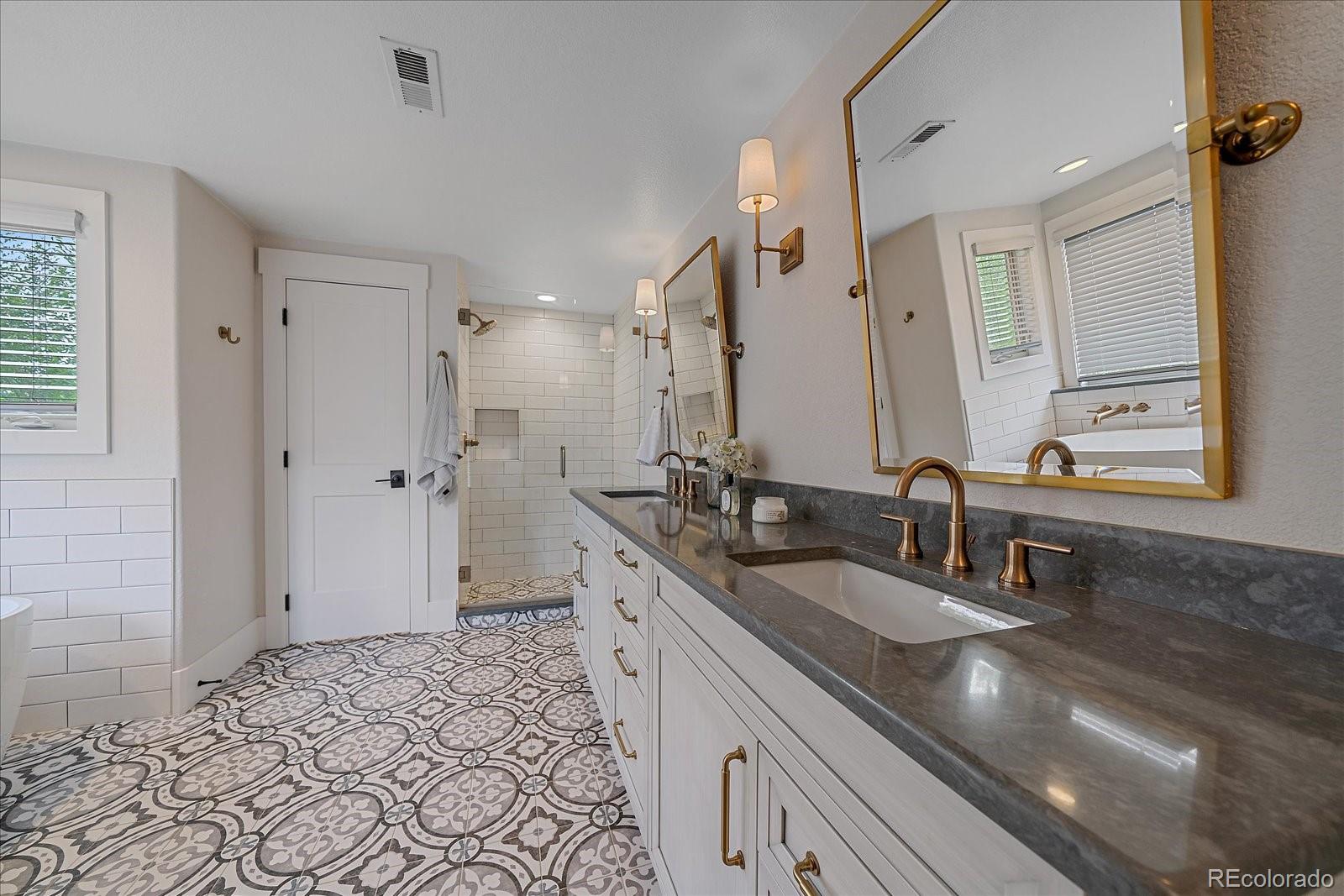 MLS Image #16 for 1816 s clarkson street,denver, Colorado