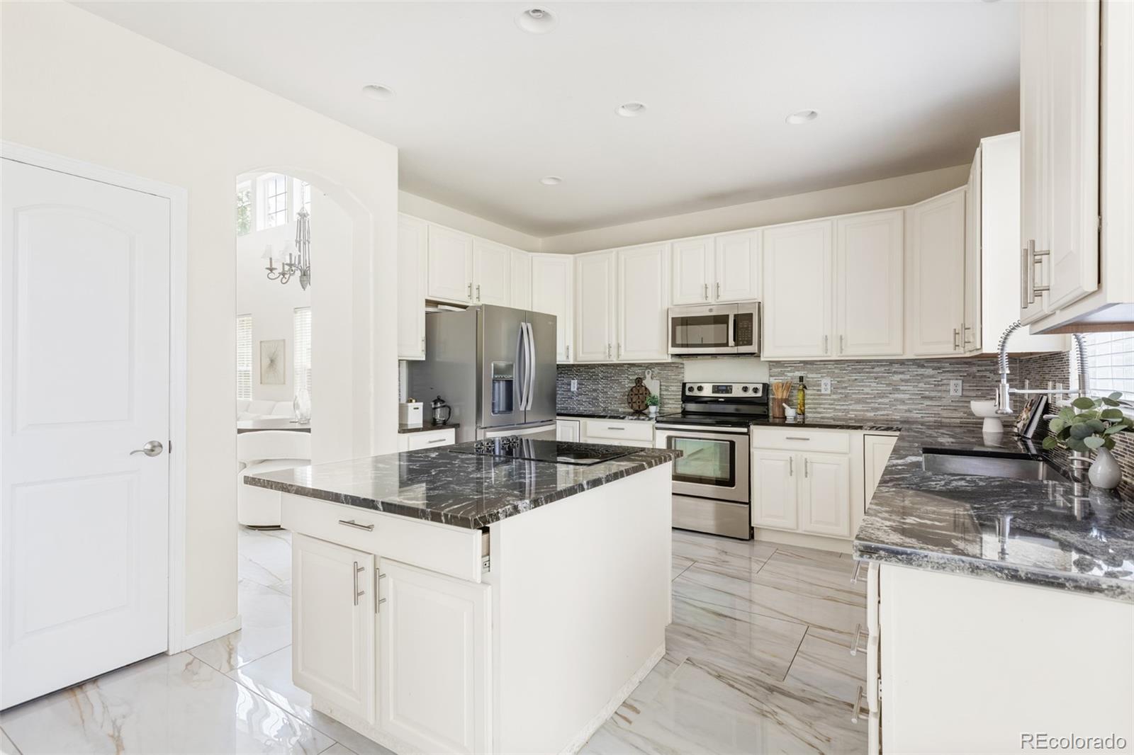 MLS Image #14 for 24406 e louisiana circle,aurora, Colorado