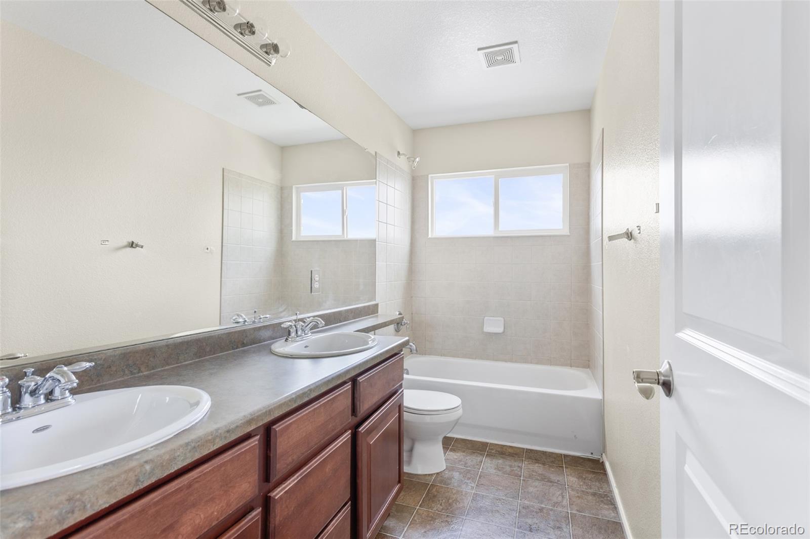 MLS Image #30 for 24406 e louisiana circle,aurora, Colorado