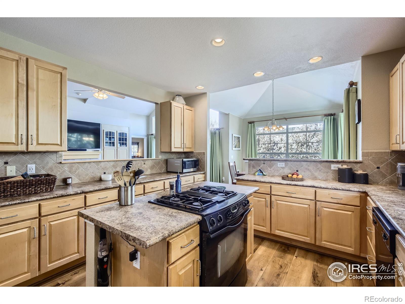 MLS Image #10 for 104  noland court,lyons, Colorado