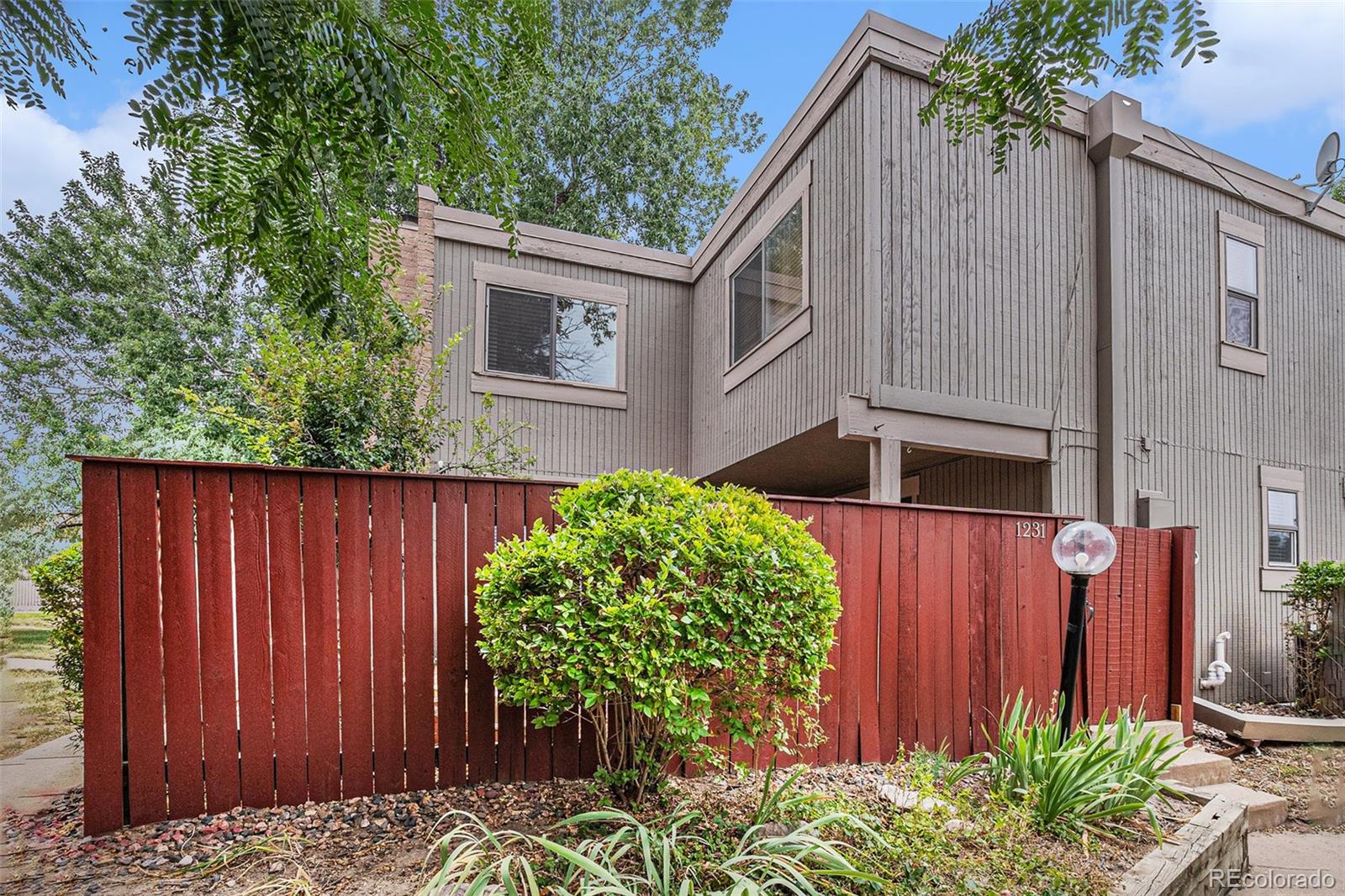 MLS Image #20 for 1231 s yosemite way,denver, Colorado