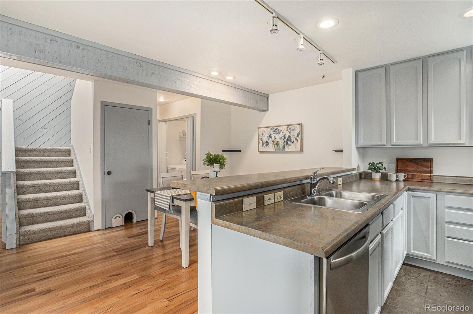 MLS Image #8 for 1231 s yosemite way,denver, Colorado