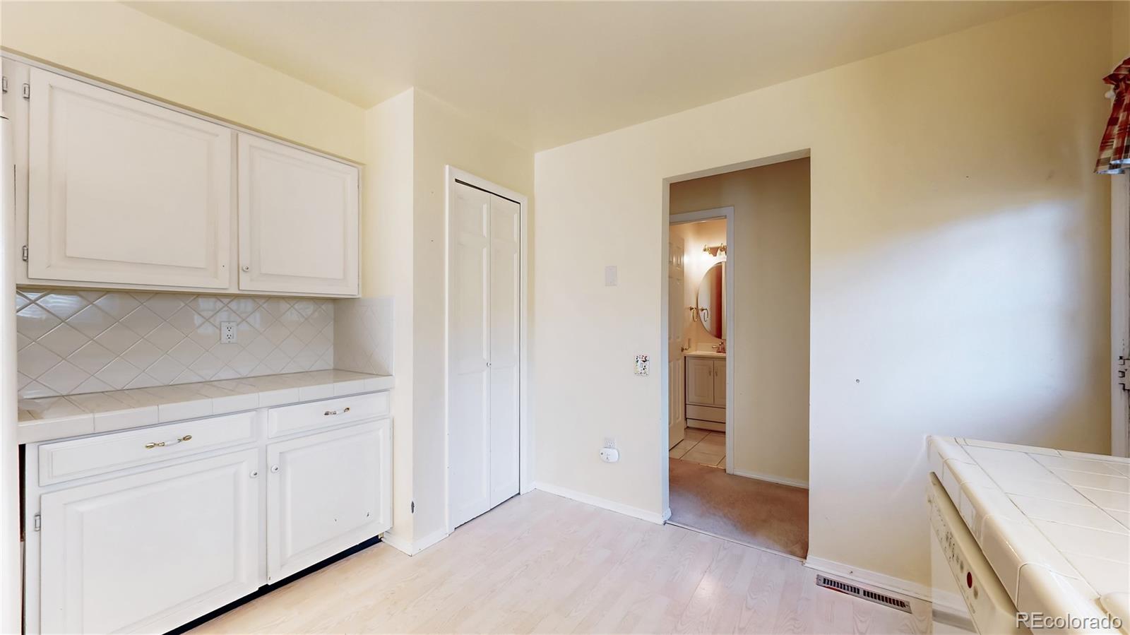 MLS Image #12 for 9002 e amherst drive,denver, Colorado