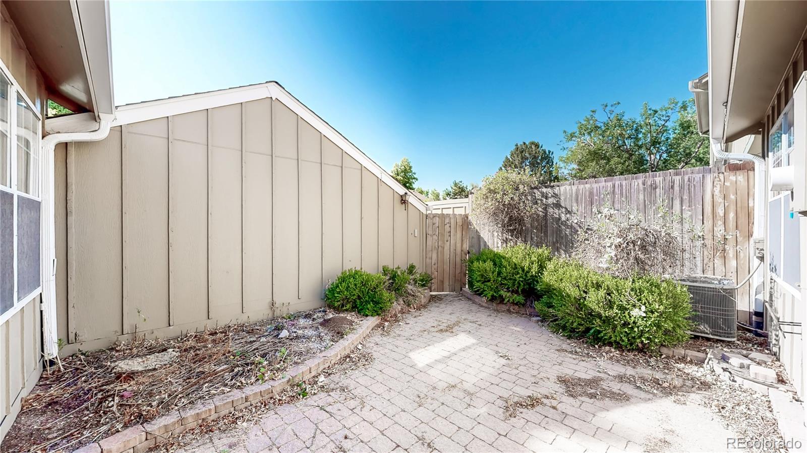 MLS Image #29 for 9002 e amherst drive,denver, Colorado