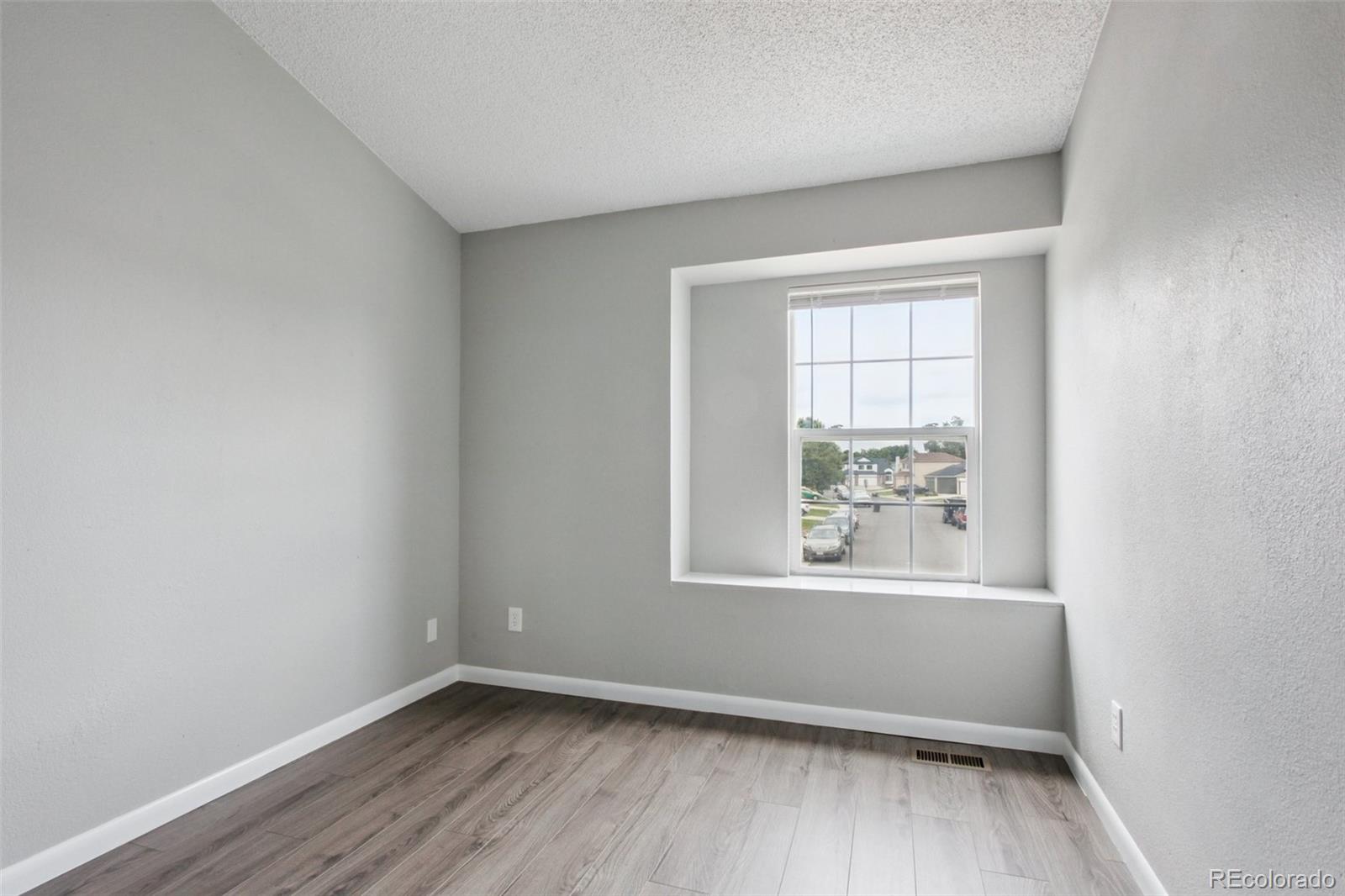 MLS Image #14 for 4360  liverpool court,denver, Colorado