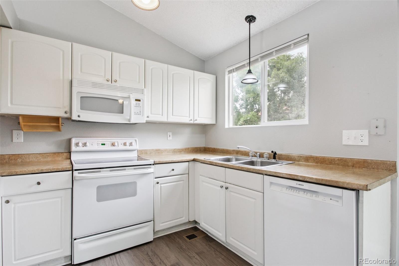 MLS Image #8 for 4360  liverpool court,denver, Colorado