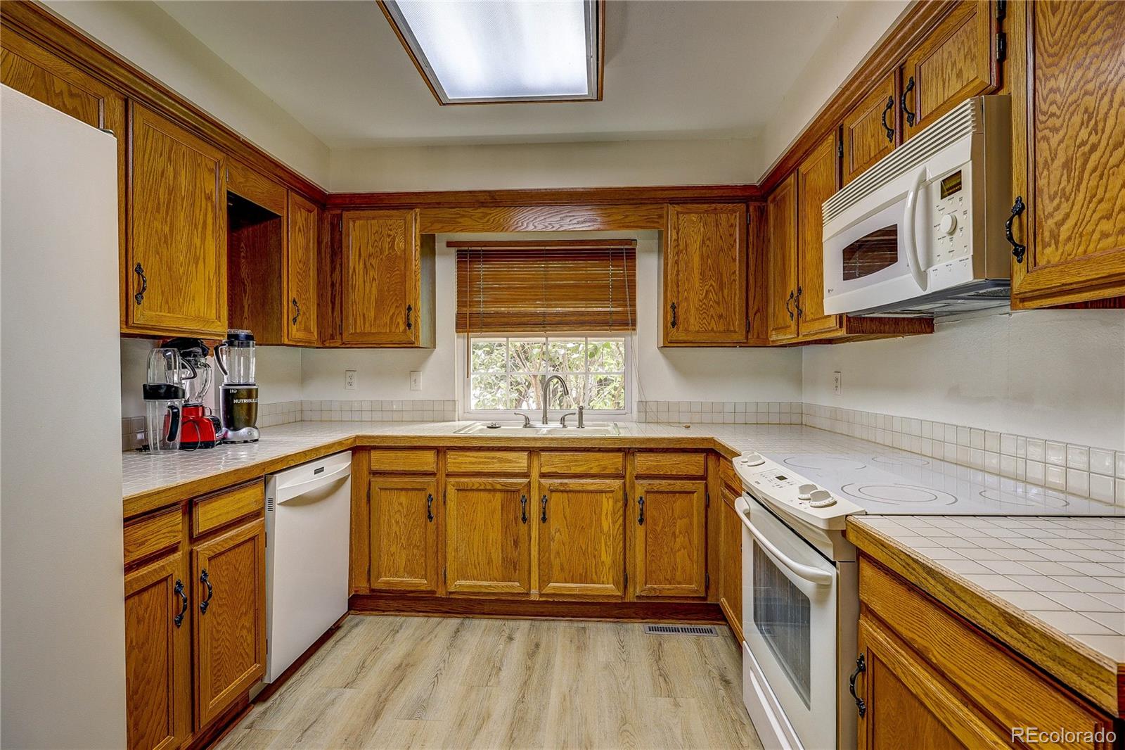 MLS Image #8 for 993 s evanston circle,aurora, Colorado