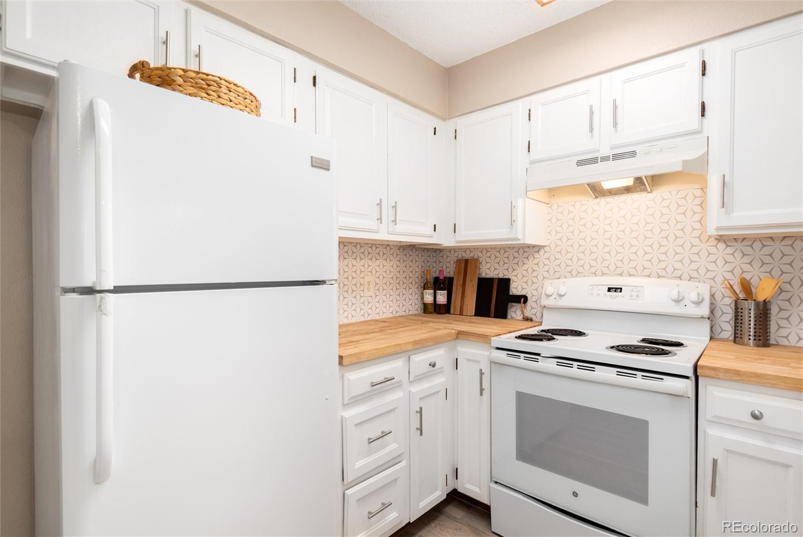 MLS Image #13 for 9680 w cornell place,lakewood, Colorado