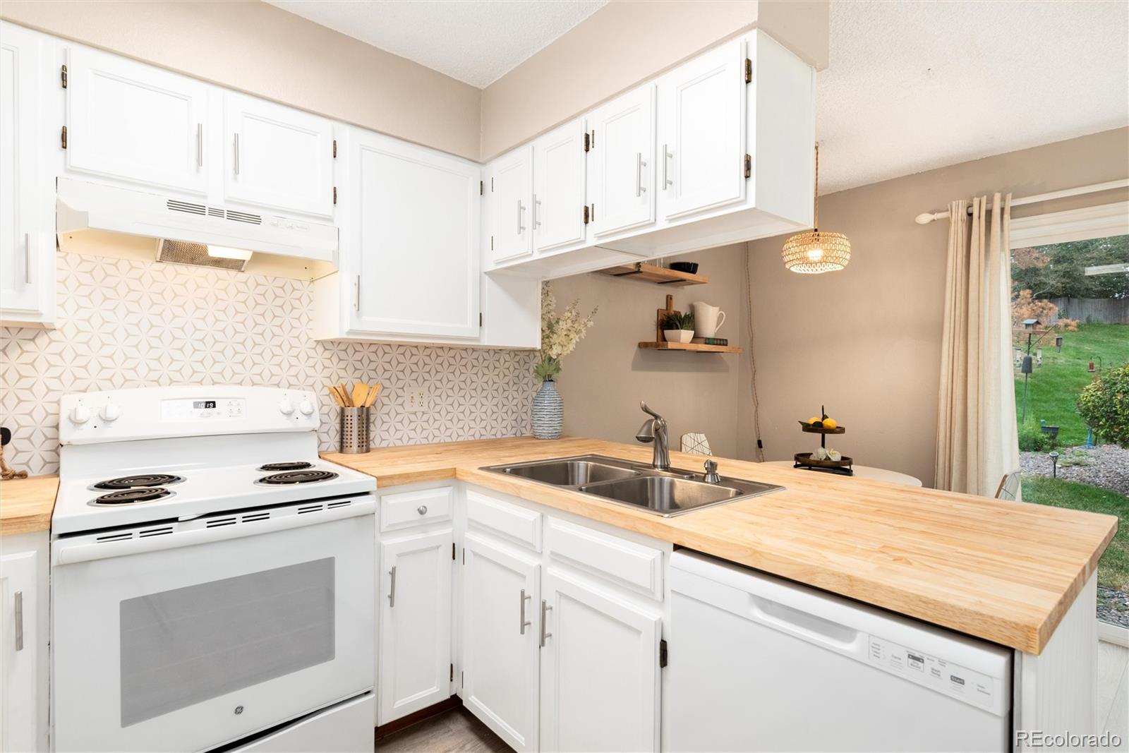MLS Image #14 for 9680 w cornell place,lakewood, Colorado