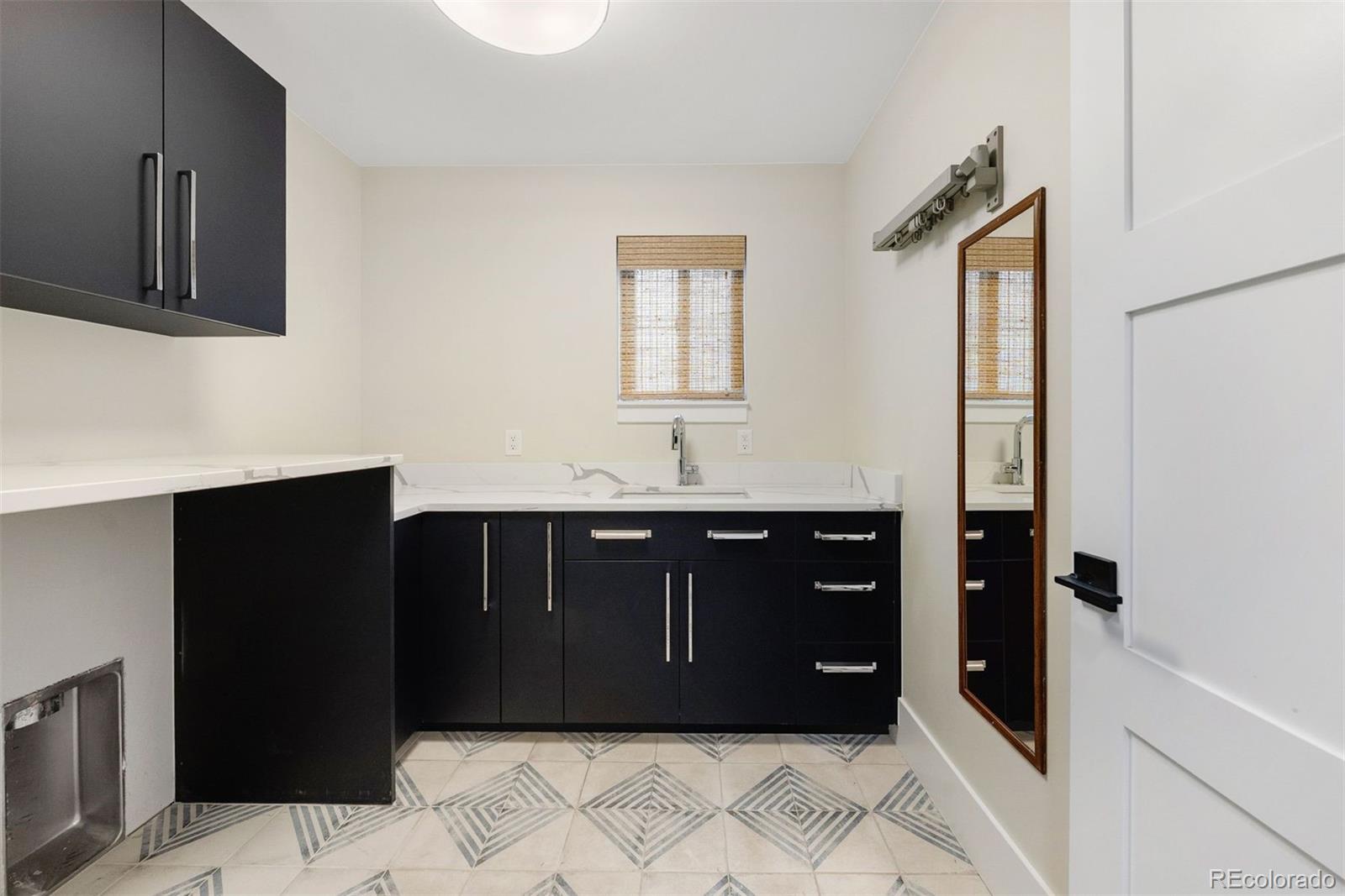 MLS Image #17 for 732 s clarkson street,denver, Colorado