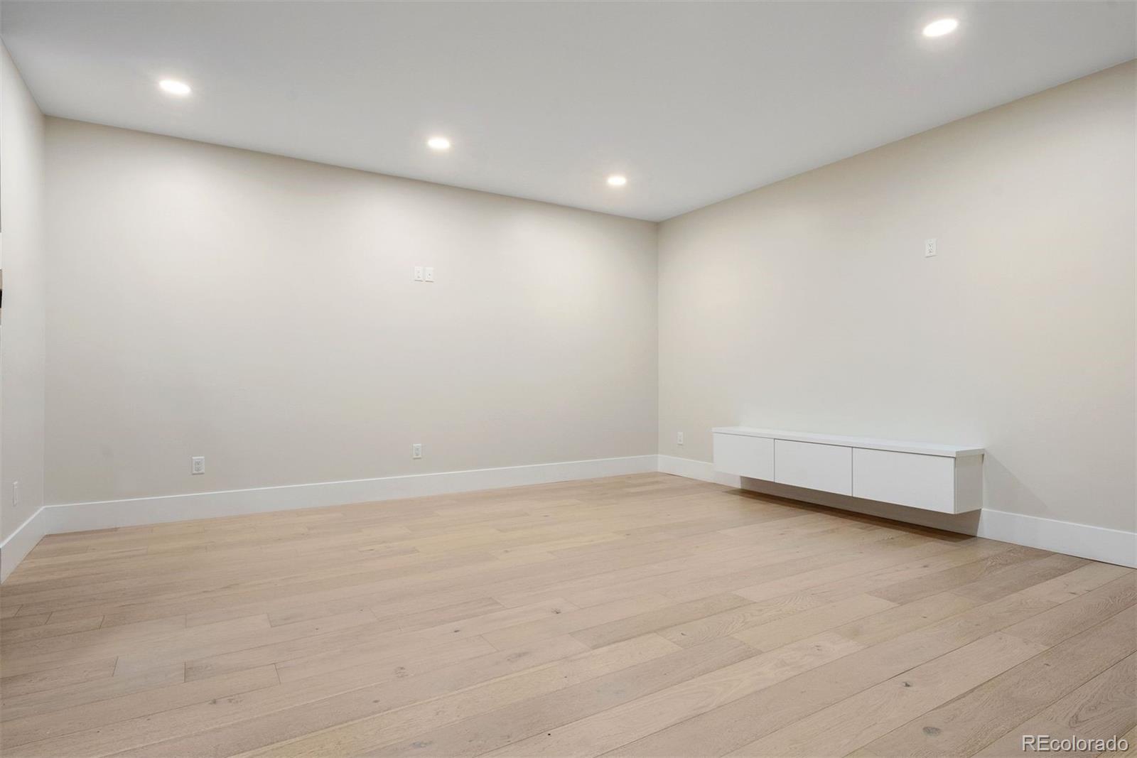 MLS Image #28 for 732 s clarkson street,denver, Colorado