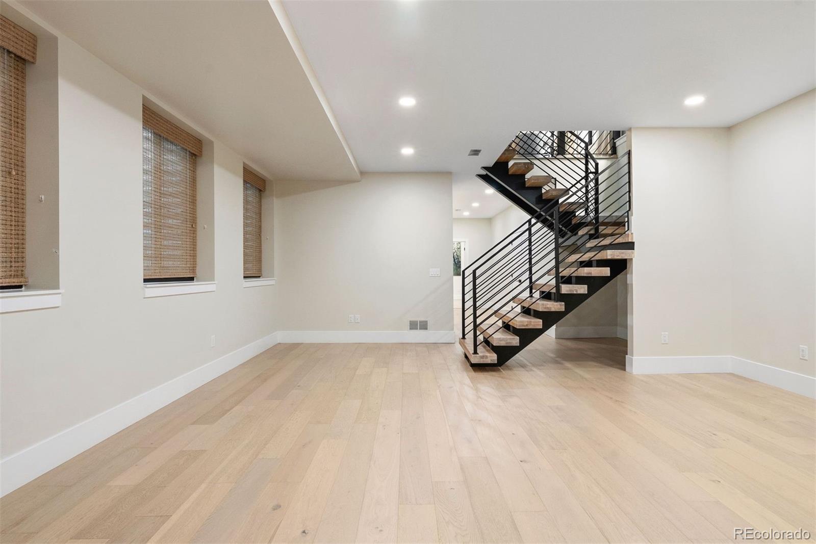 MLS Image #29 for 732 s clarkson street,denver, Colorado