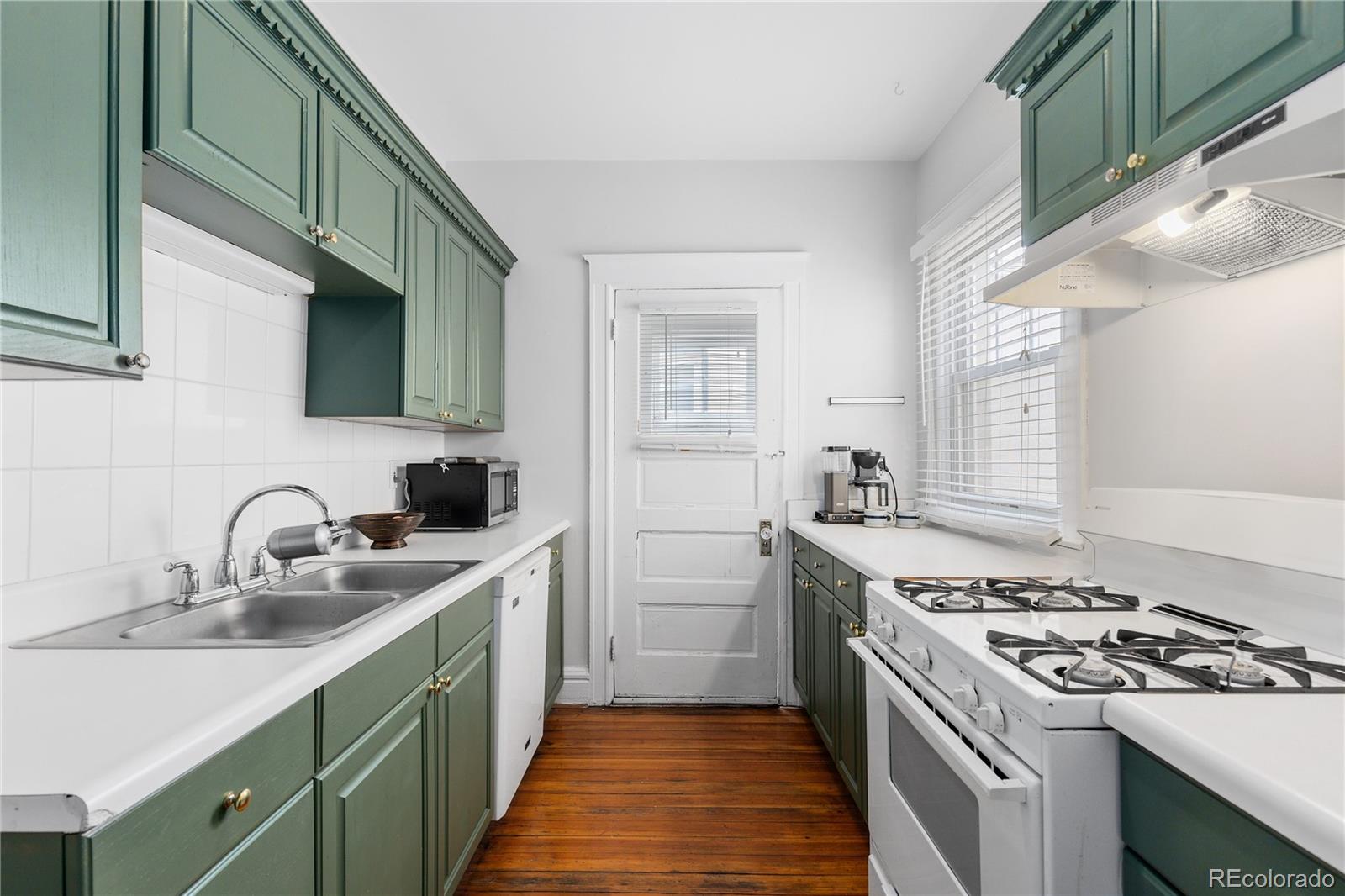 MLS Image #14 for 579 n pennsylvania street,denver, Colorado