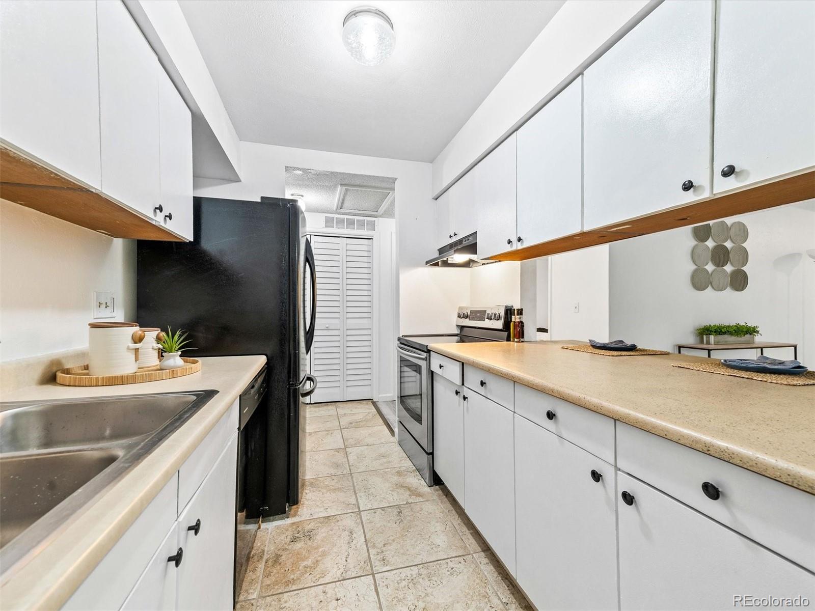 MLS Image #10 for 8481  everett way,arvada, Colorado