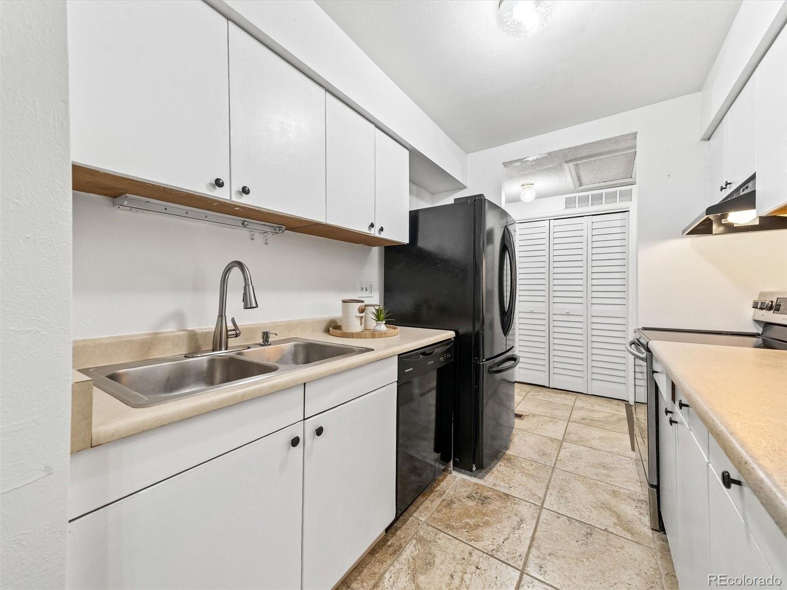 MLS Image #9 for 8481  everett way,arvada, Colorado
