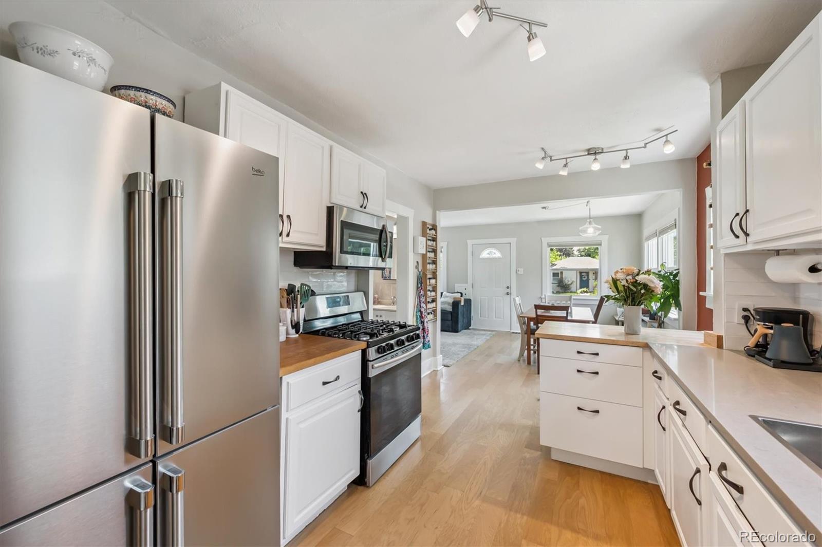 MLS Image #11 for 4353 s lincoln street,englewood, Colorado