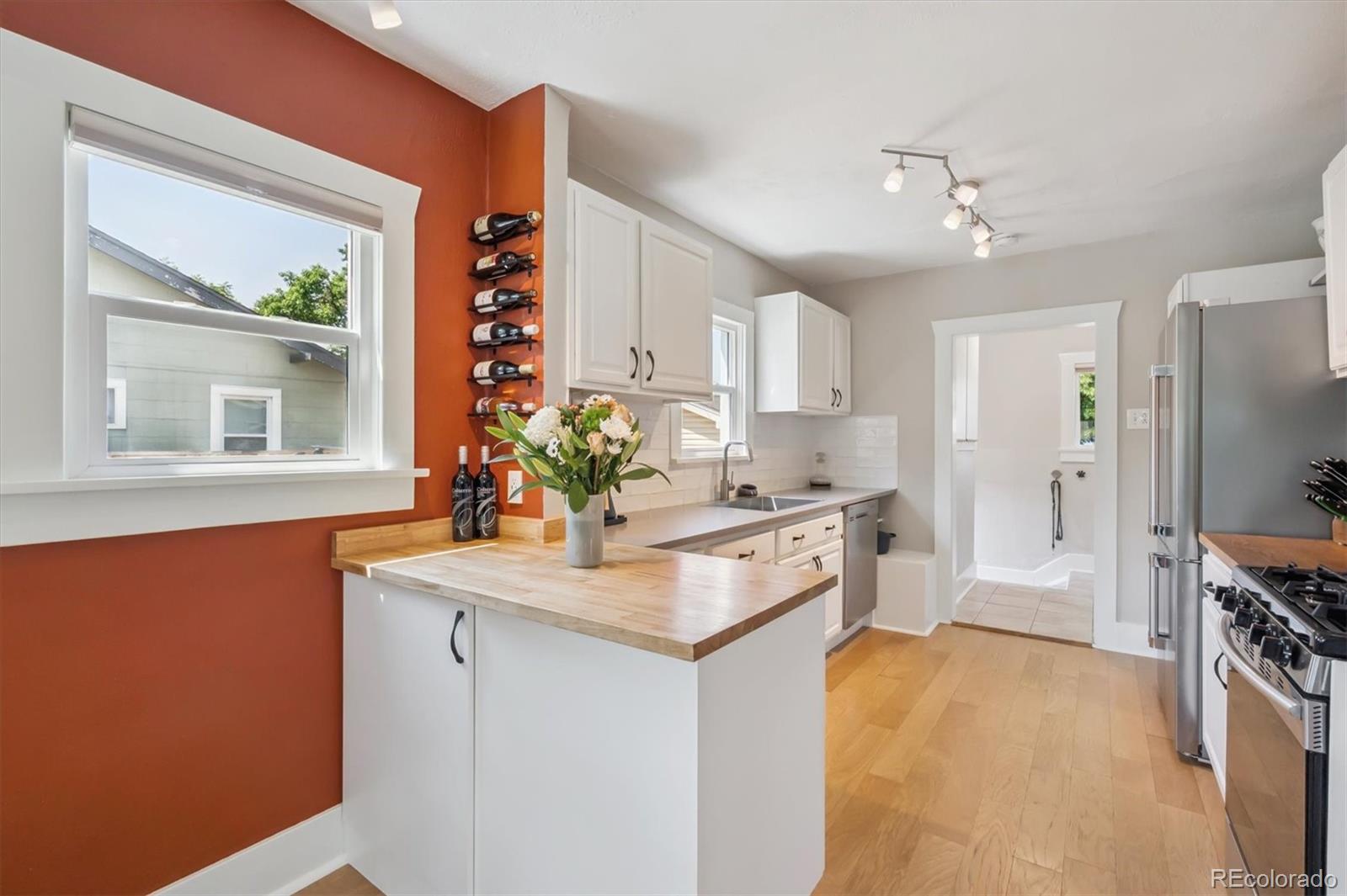 MLS Image #8 for 4353 s lincoln street,englewood, Colorado