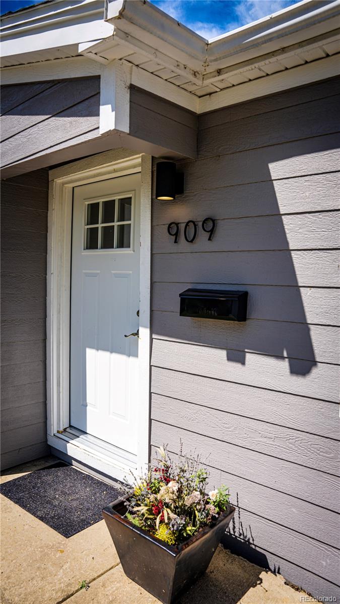 MLS Image #1 for 909  meade street,denver, Colorado