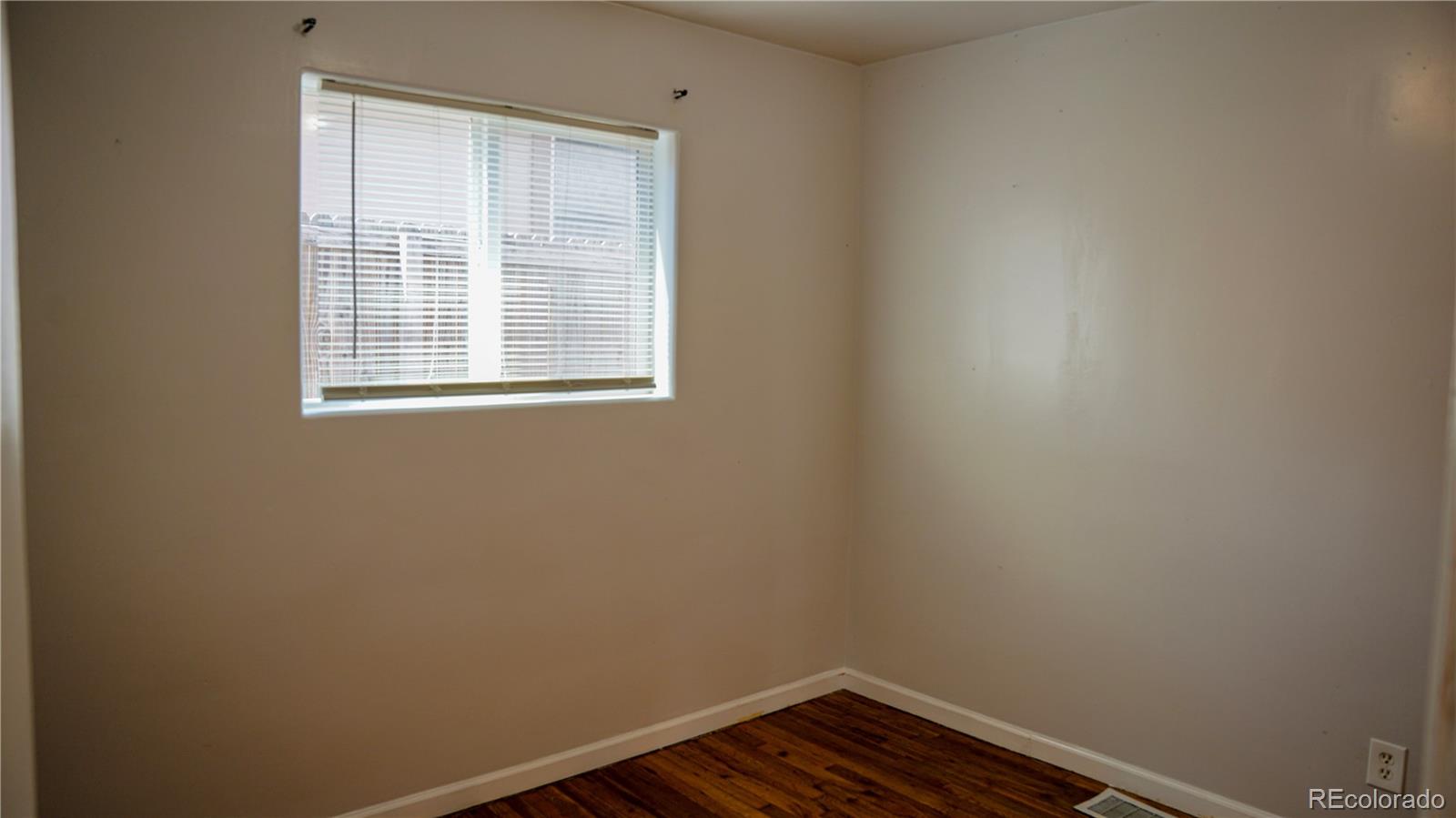 MLS Image #11 for 909  meade street,denver, Colorado