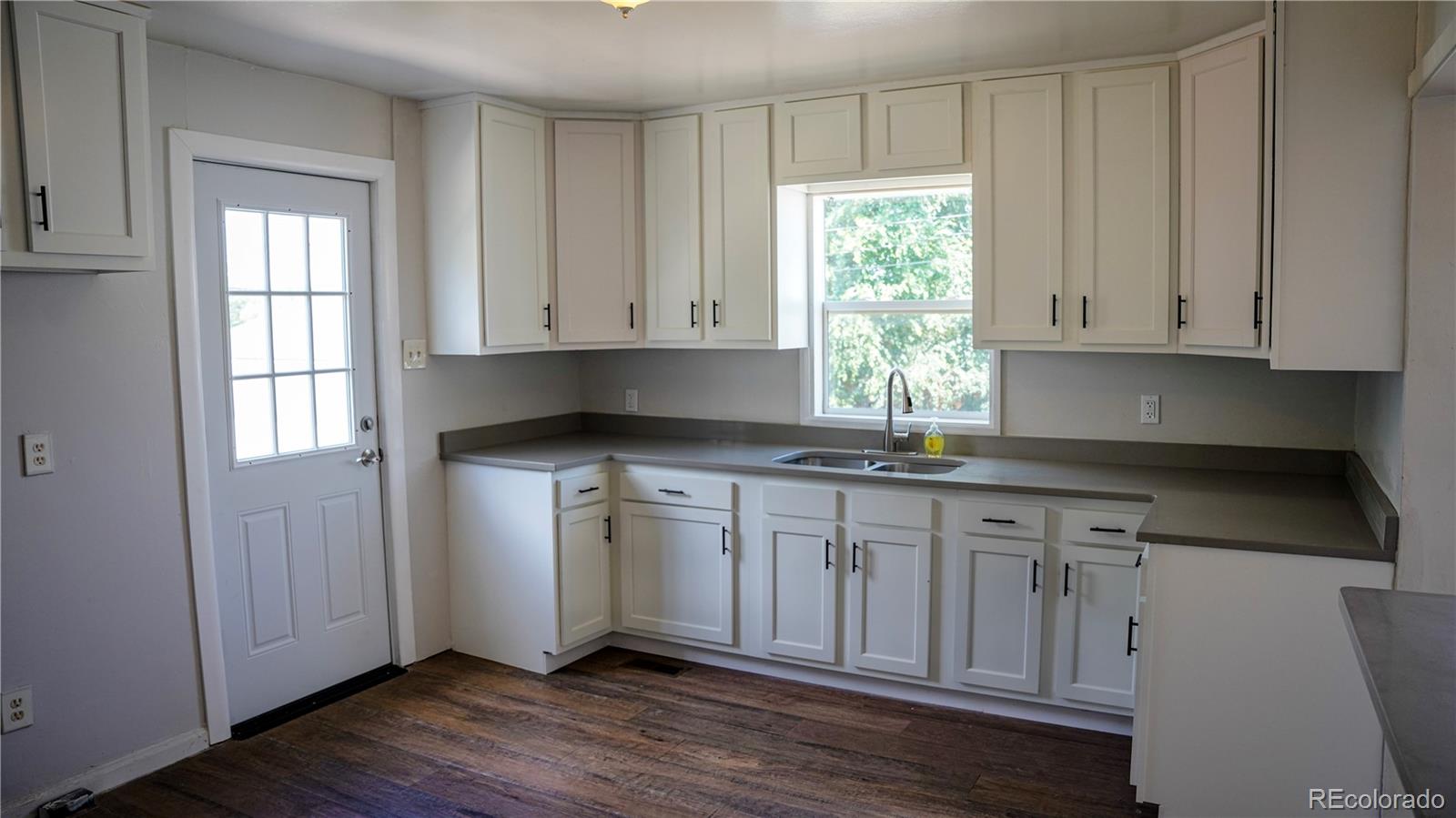 MLS Image #7 for 909  meade street,denver, Colorado