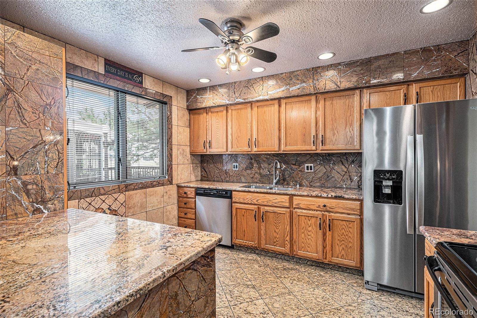 MLS Image #7 for 876 s buchanan street,aurora, Colorado