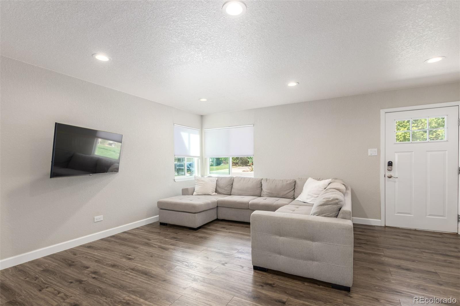 MLS Image #6 for 2330 s irving street,denver, Colorado