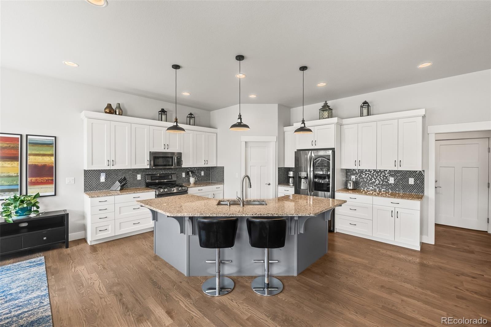 MLS Image #4 for 401  cascade court,johnstown, Colorado