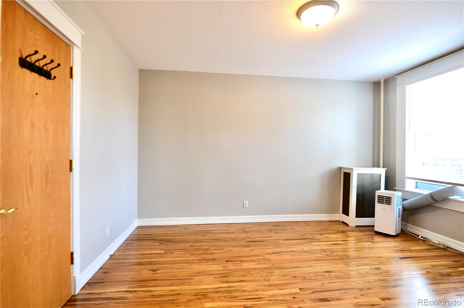 MLS Image #5 for 1650 n pearl street,denver, Colorado