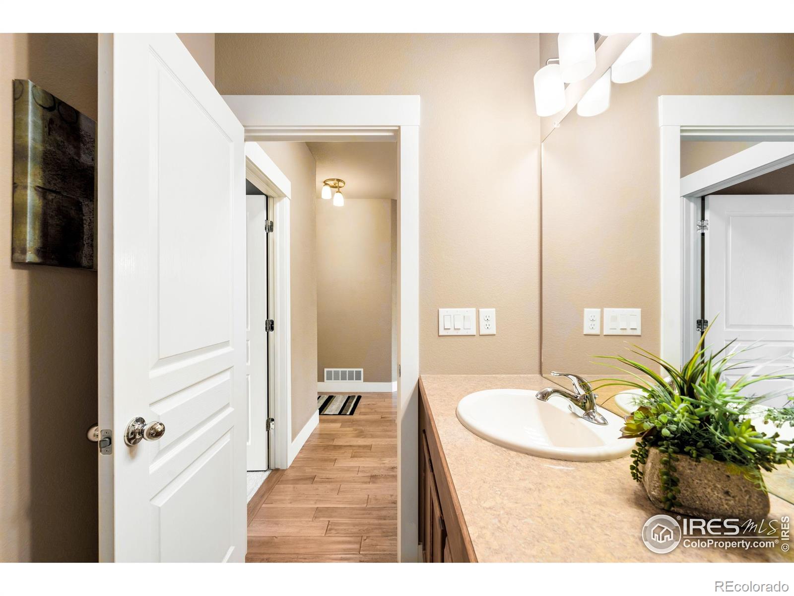 MLS Image #20 for 1152  village circle,erie, Colorado