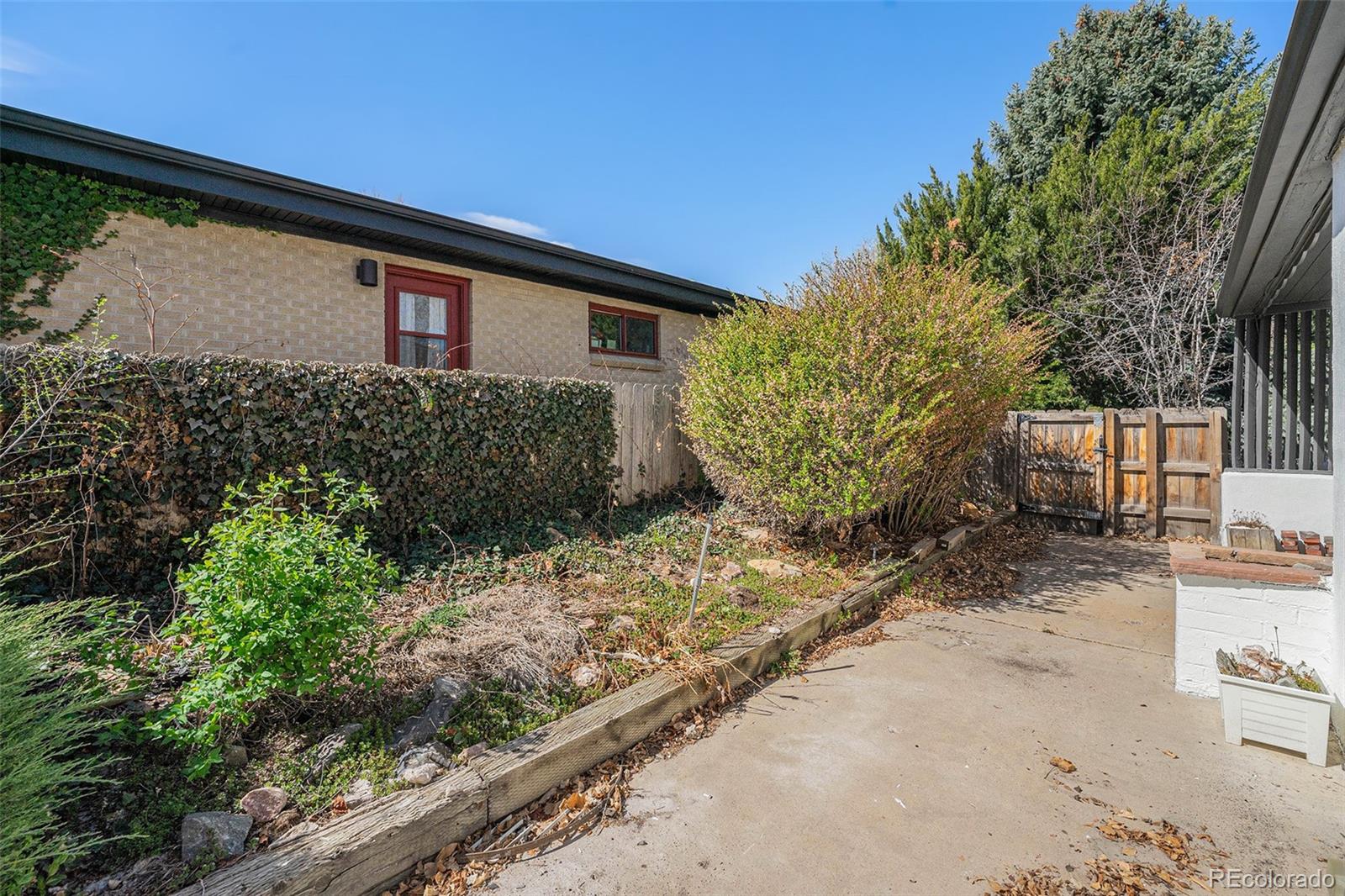 MLS Image #18 for 1580 s krameria street,denver, Colorado