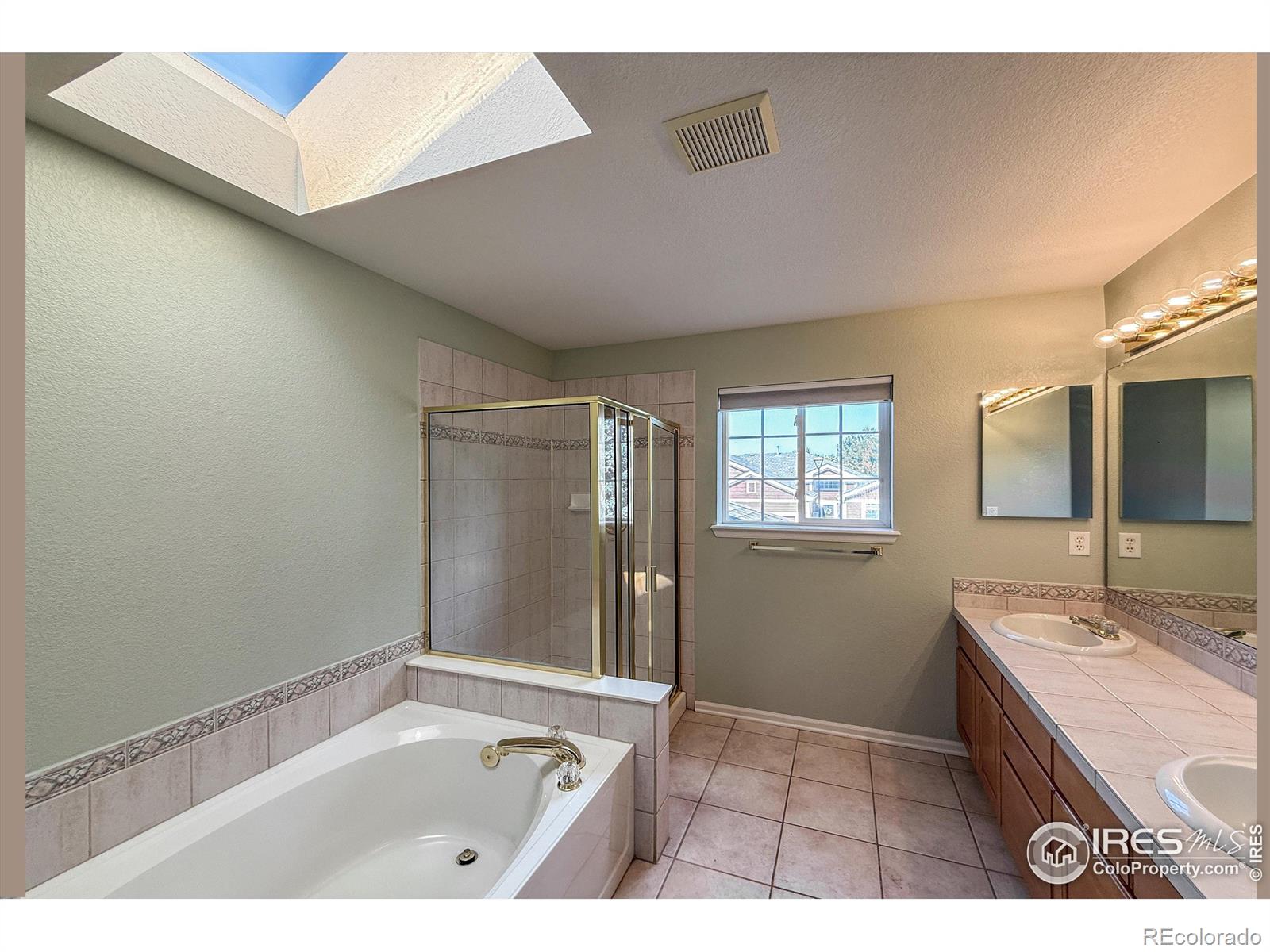 MLS Image #20 for 13716  legend trail,broomfield, Colorado