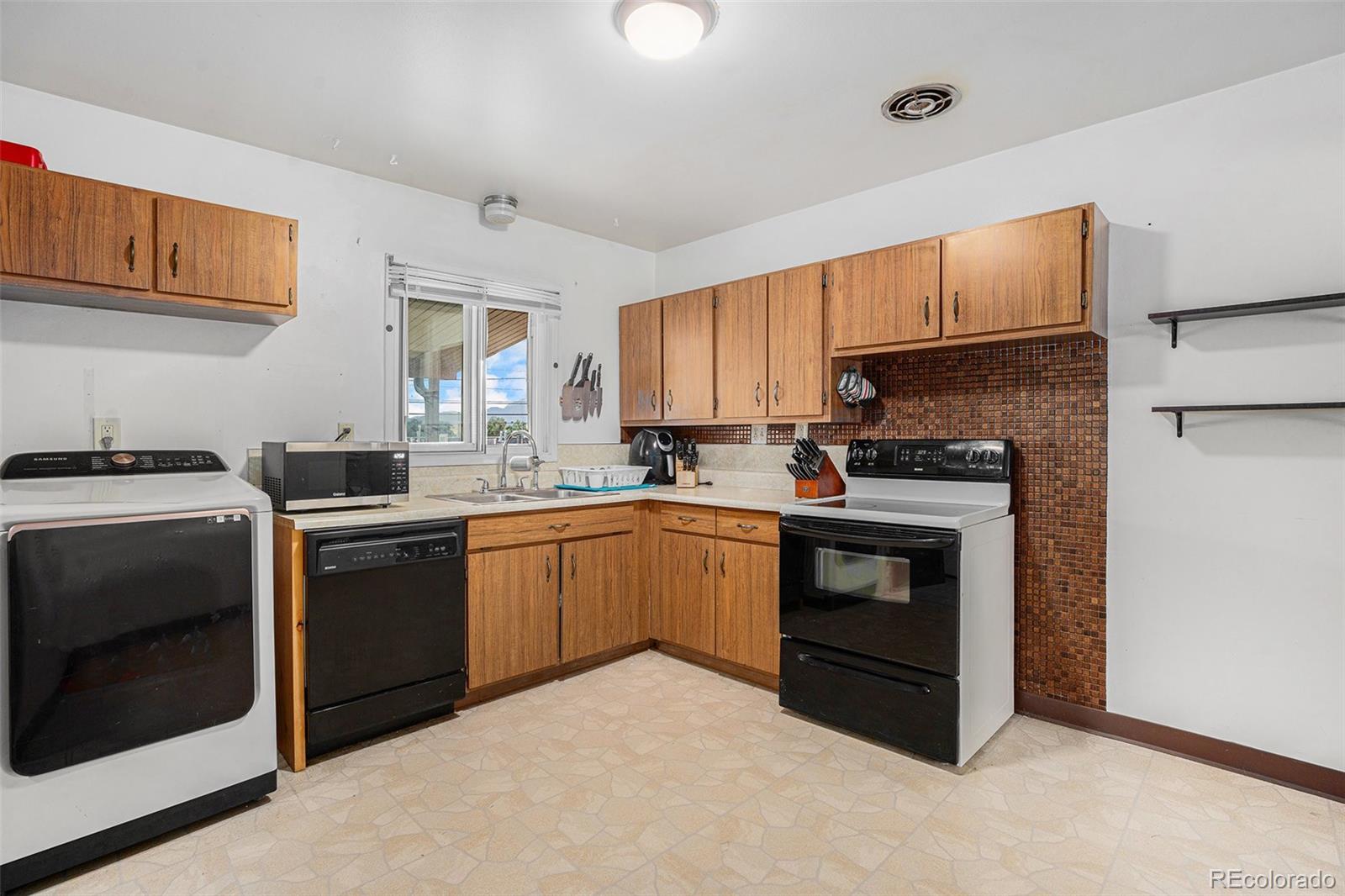 MLS Image #12 for 173  norman drive,colorado springs, Colorado