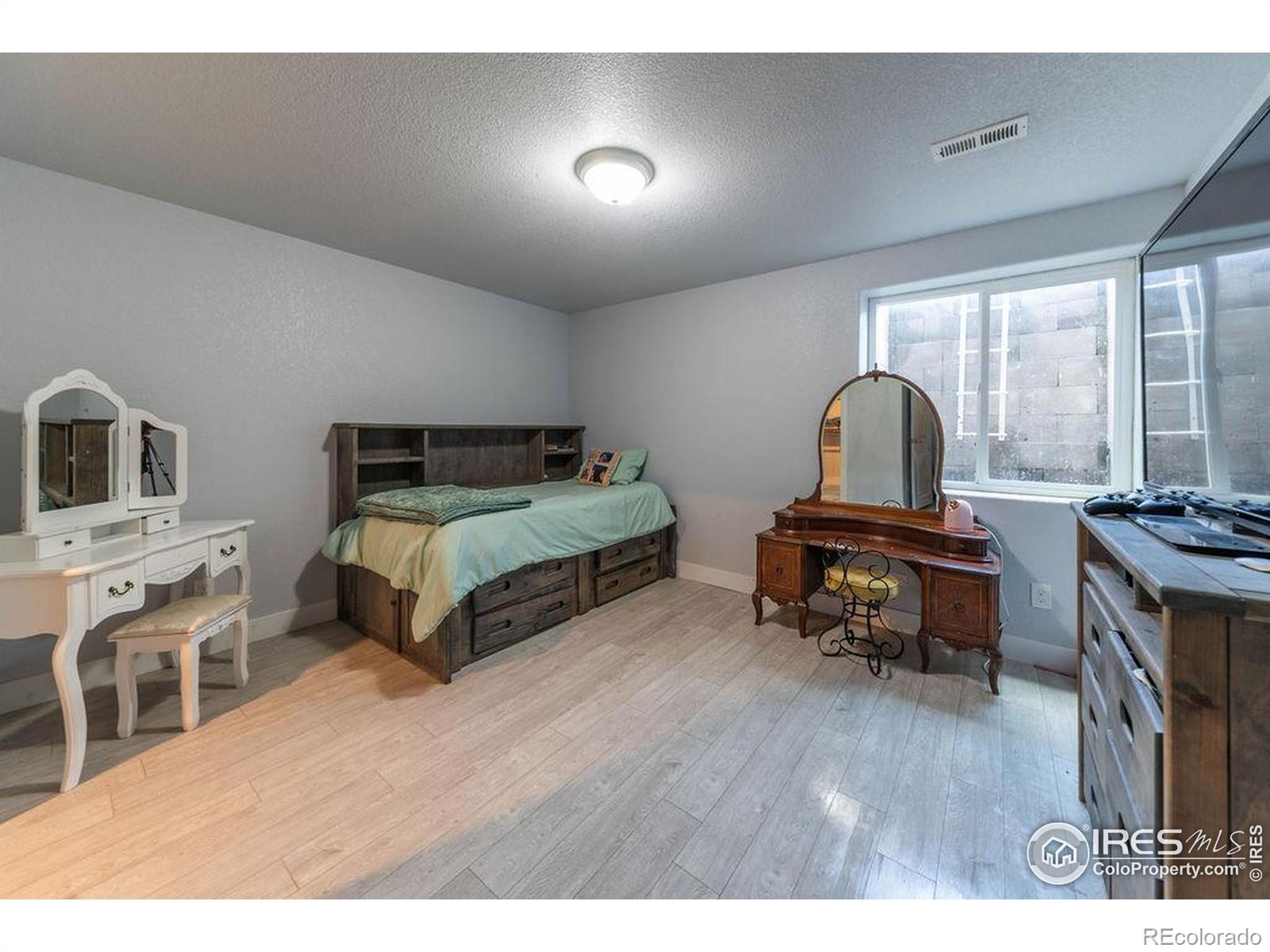 MLS Image #17 for 27850  hopi trail,loveland, Colorado