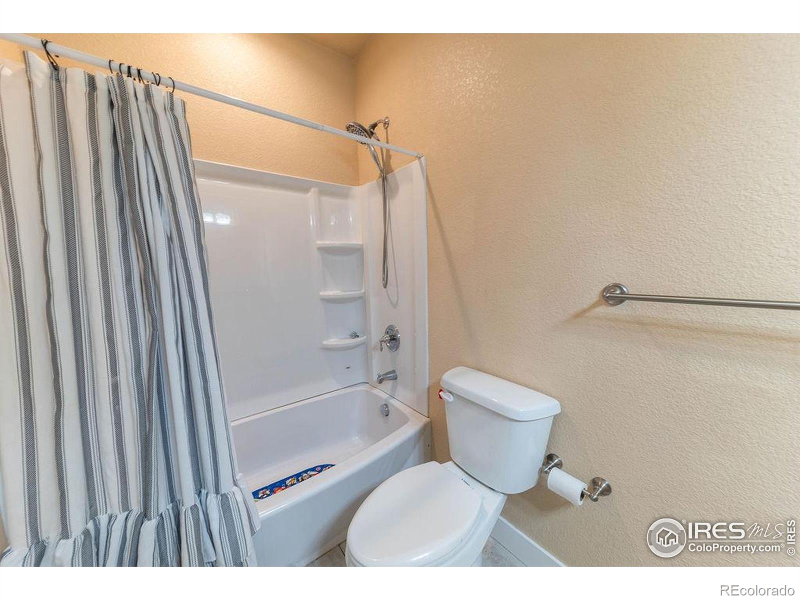 MLS Image #20 for 27850  hopi trail,loveland, Colorado