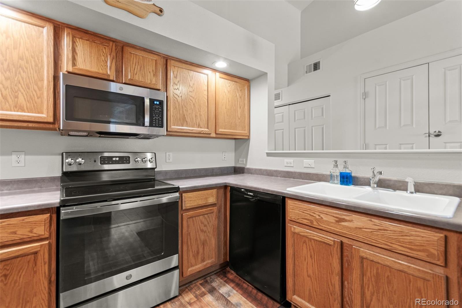 MLS Image #15 for 18611 e water drive,aurora, Colorado