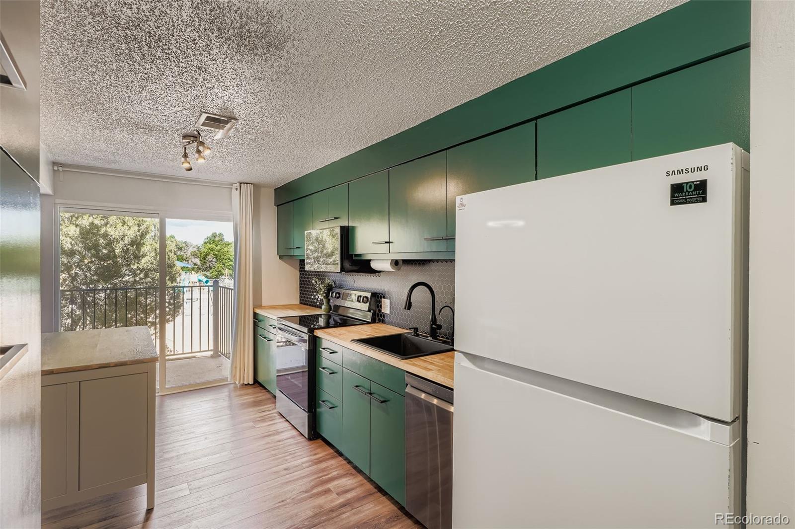 MLS Image #12 for 2917 s locust street,denver, Colorado