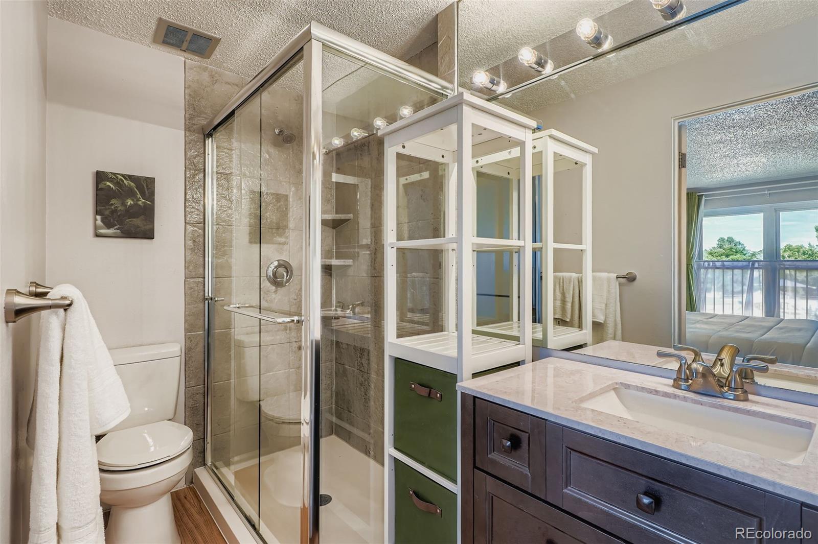 MLS Image #17 for 2917 s locust street,denver, Colorado