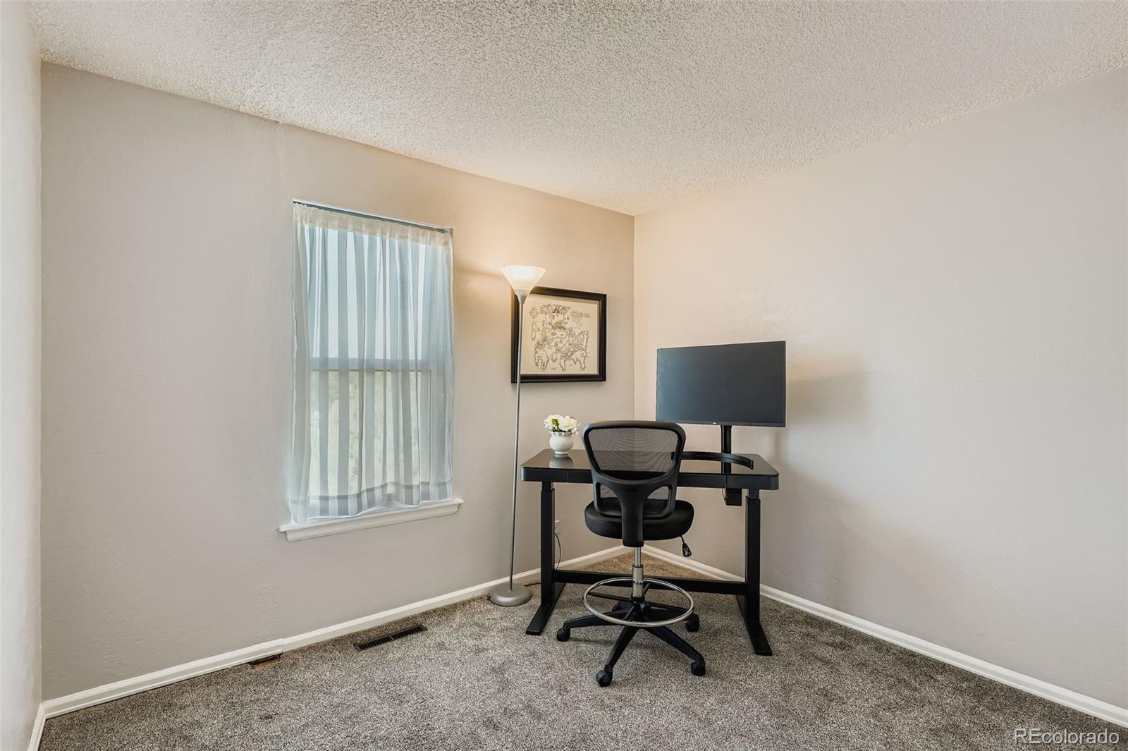 MLS Image #22 for 2917 s locust street,denver, Colorado