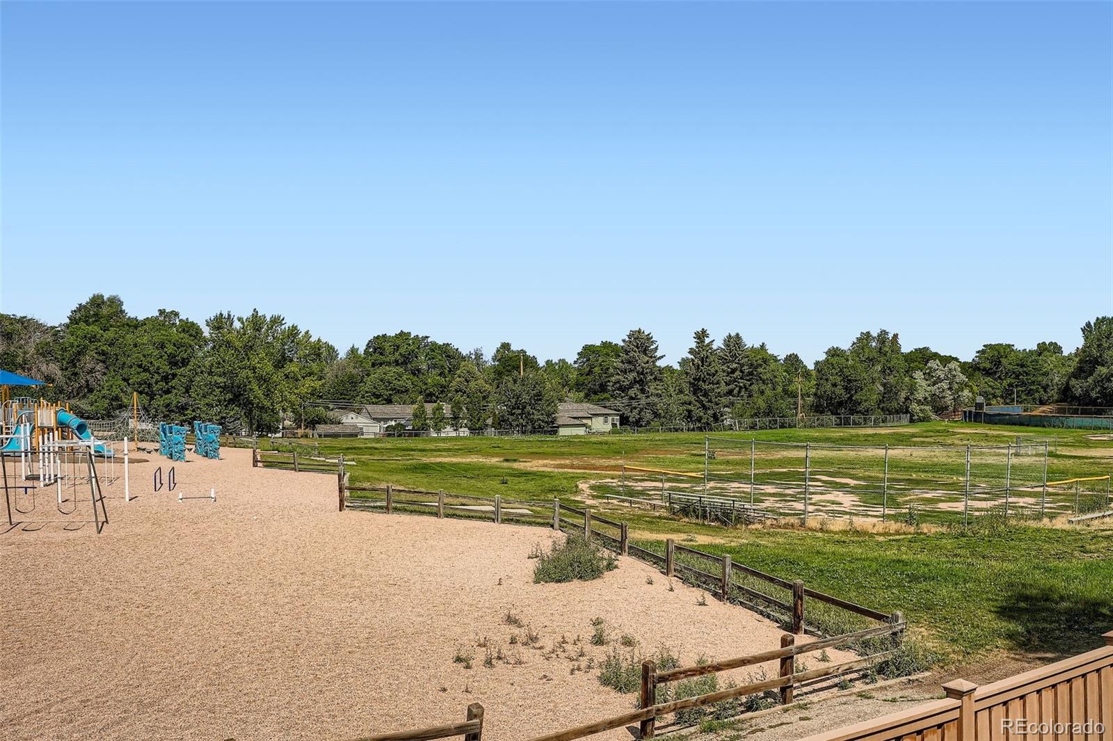 MLS Image #31 for 2917 s locust street,denver, Colorado
