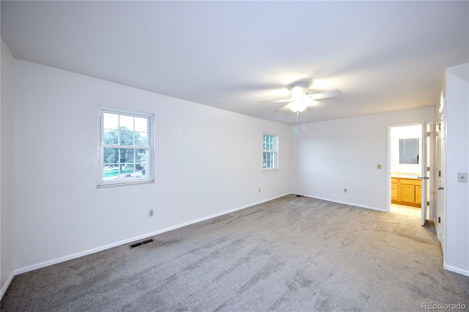 MLS Image #15 for 6698 w kenyon avenue,denver, Colorado