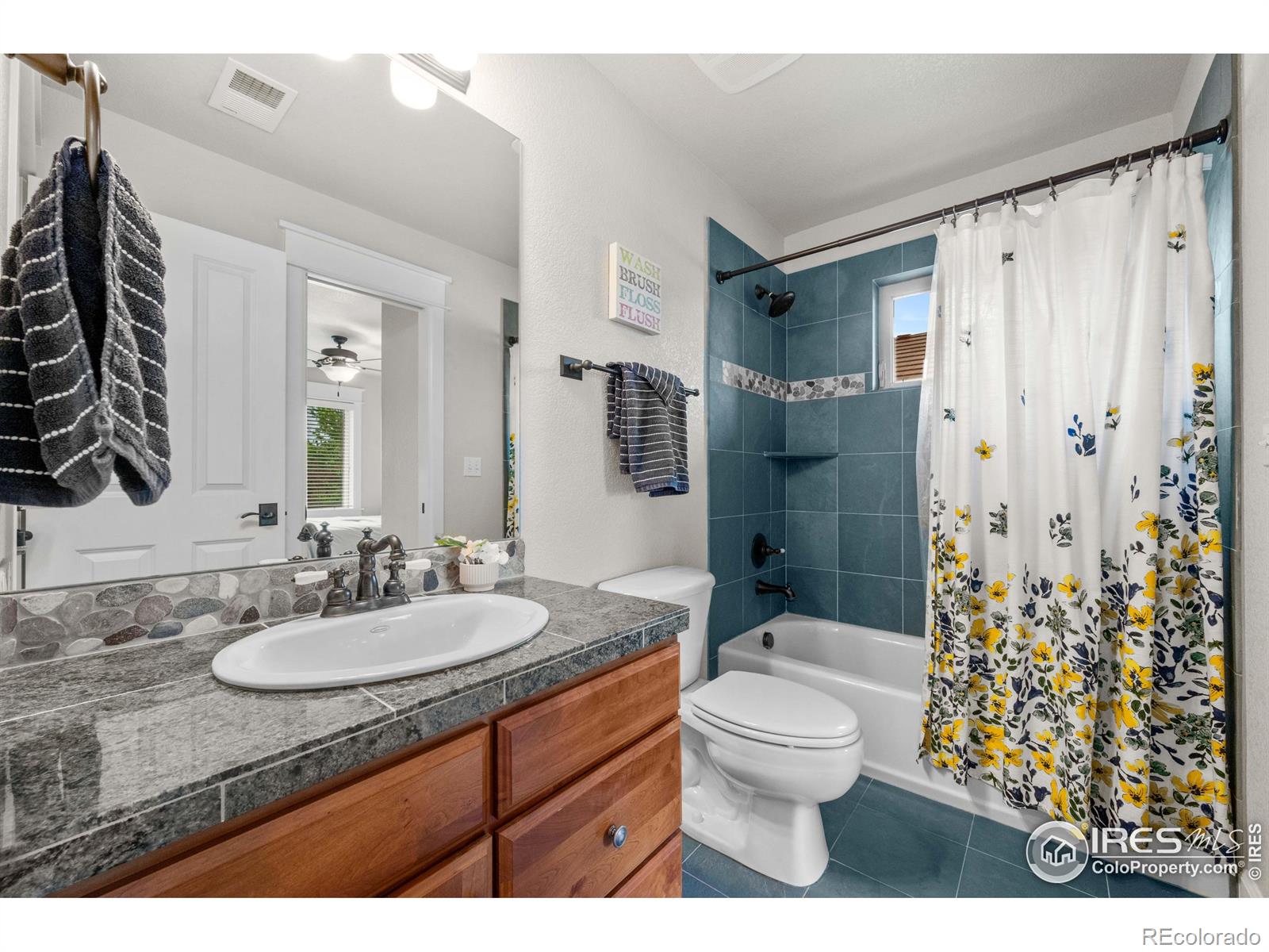 MLS Image #18 for 2005  calico court,longmont, Colorado