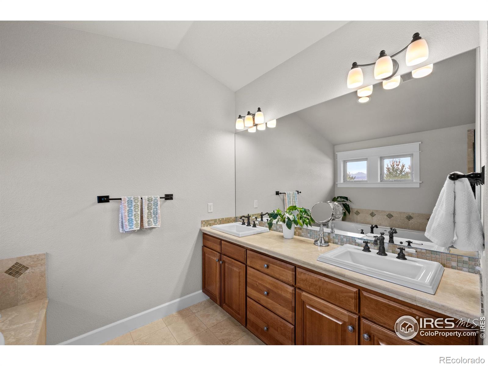 MLS Image #26 for 2005  calico court,longmont, Colorado
